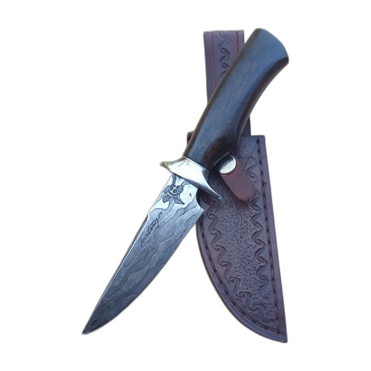 Cuchillo de caza artesanal, hoja de acero damasco